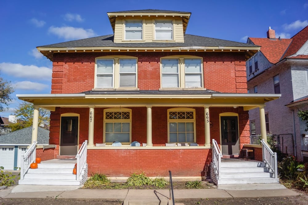 Mens_Holly_House.jpg Mens_Holly_House.jpg